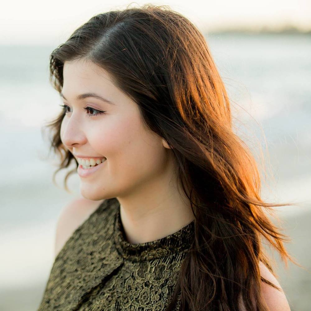 Meet your Posher, Zaira